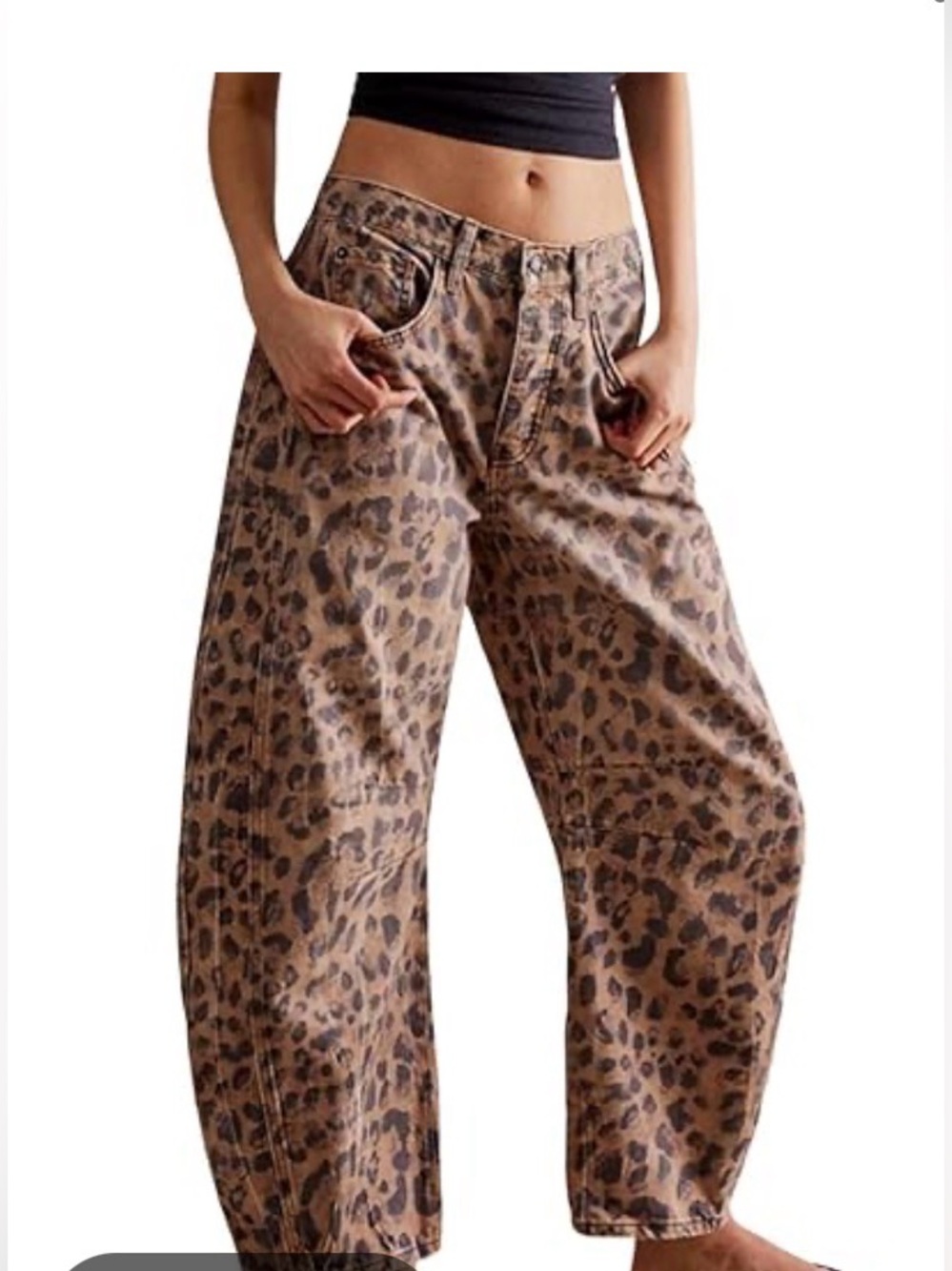 #}1251 Leopard Print Barrel-Leg Pants - Brown
